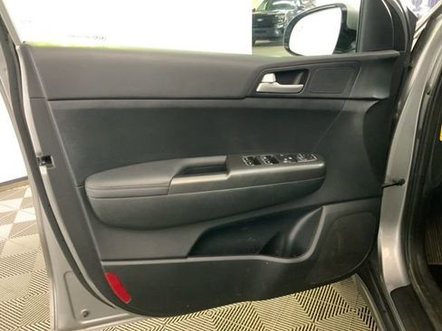 Used 2020 Kia Sportage LX w/ LX Popular Package image 18