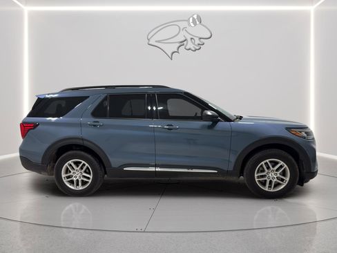 Used 2025 Ford Explorer Active image 7