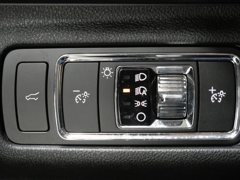 Used 2023 Lincoln Corsair FWD image 14