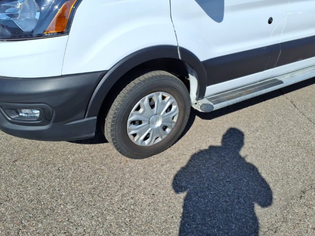 Certified 2025 Ford Transit 250 Low Roof w/ Exterior Upgrade Package RWD image 4