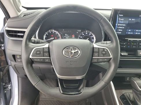 Used 2022 Toyota Highlander Platinum AWD/4WD image 24
