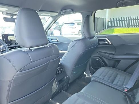 New 2026 Mitsubishi Outlander SE FWD image 14