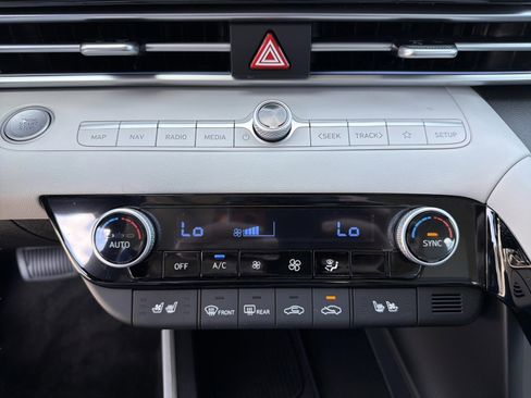 New 2026 Hyundai Elantra Limited FWD image 11