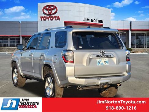 Used 2020 Toyota 4Runner SR5 image 8