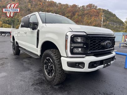 New 2025 Ford F250 XLT w/ Black Appearance Package