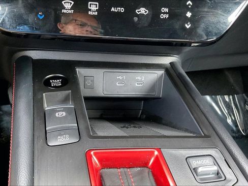 Used 2025 Nissan Kicks SR AWD/4WD image 31