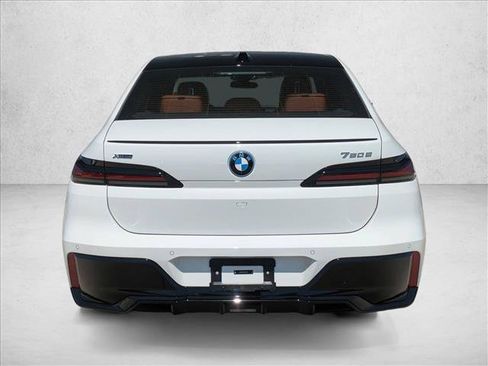 New 2026 BMW 750e xDrive AWD/4WD image 8