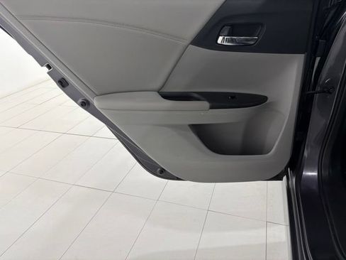 Used 2015 Honda Accord Touring image 15