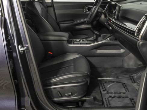 Used 2025 Kia Sorento EX image 45
