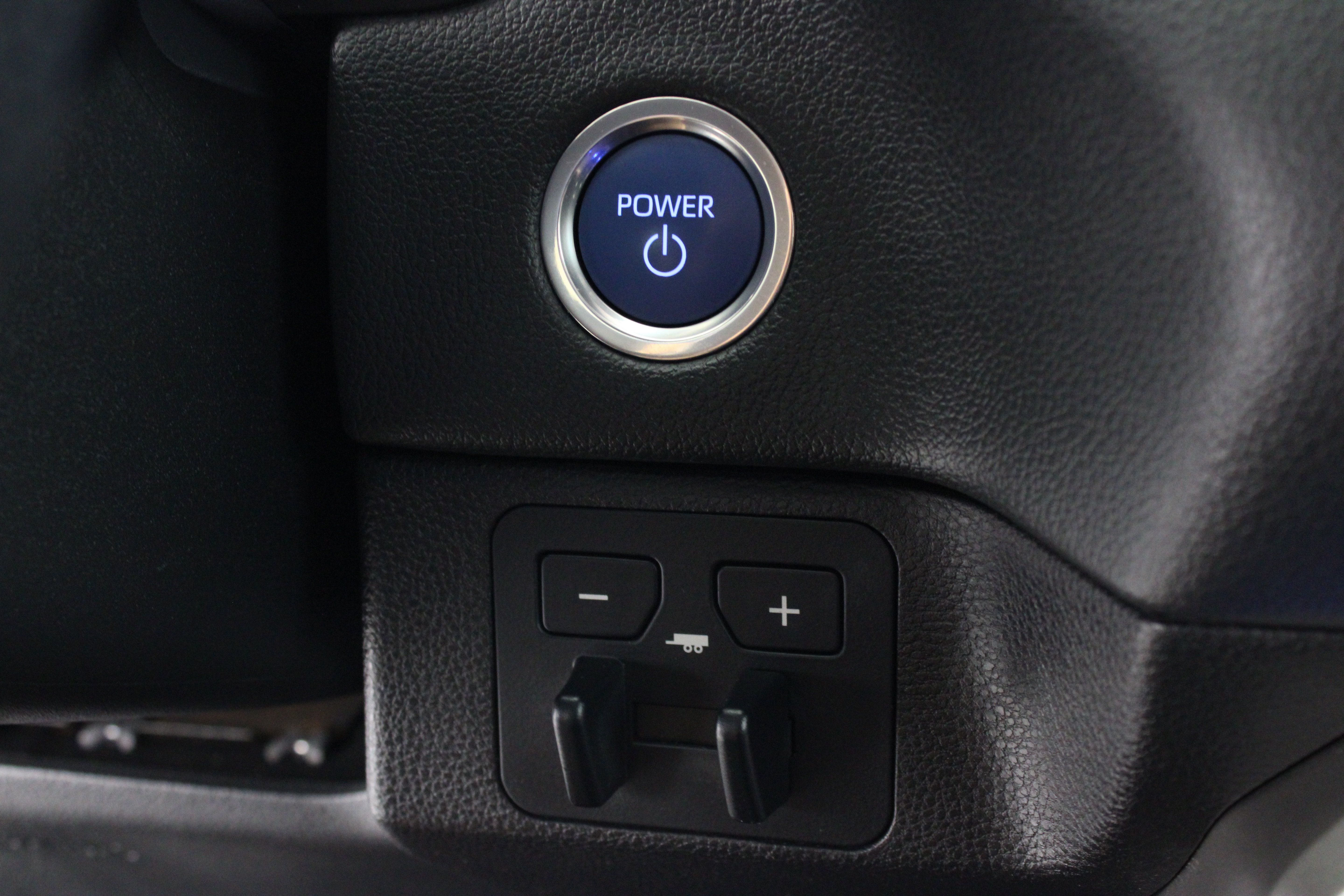 Used 2024 Toyota Tundra Limited w/ Power Package AWD/4WD image 19