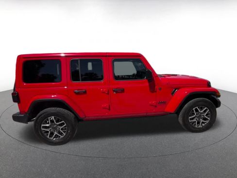 Used 2025 Jeep Wrangler Sahara image 16