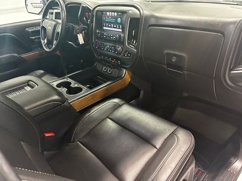Used 2018 Chevrolet Silverado 1500 LTZ w/ Sport Package AWD/4WD image 40