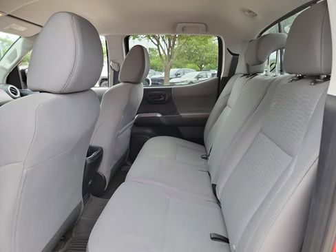 Used 2016 Toyota Tacoma SR5 w/ SR5 Appearance Package (SN) RWD image 14