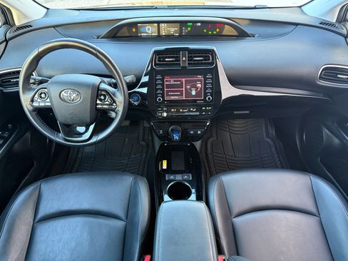 Used 2021 Toyota Prius XLE image 19