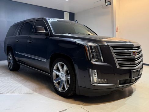 Used 2018 Cadillac Escalade ESV Platinum AWD/4WD image 21