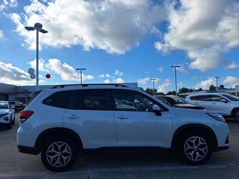 Used 2024 Subaru Forester Premium AWD/4WD image 3