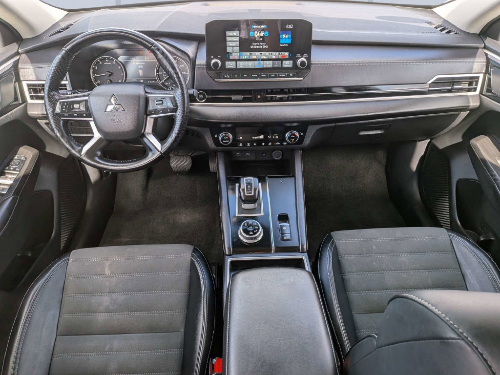 Used 2024 Mitsubishi Outlander SE AWD/4WD image 24