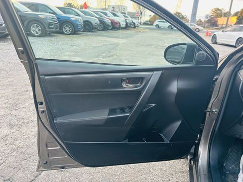 Used 2018 Toyota Corolla LE image 13