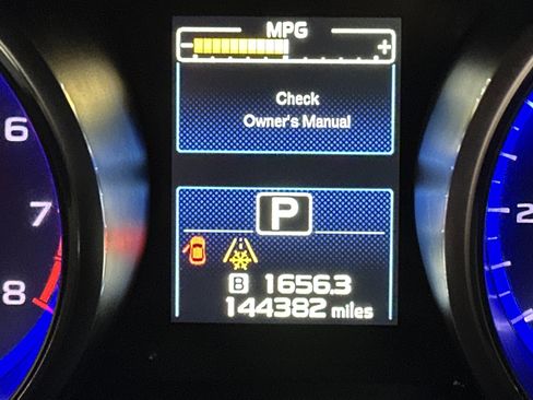 Used 2015 Subaru Legacy 2.5i Premium w/ Moonroof Package image 23