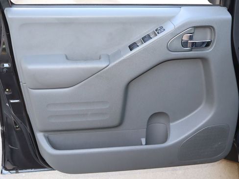 Used 2020 Nissan Frontier SV AWD/4WD image 18