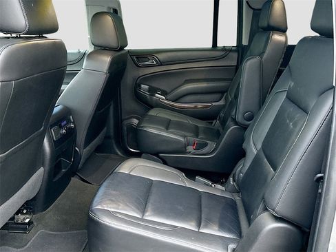 Used 2018 Chevrolet Suburban LT image 5