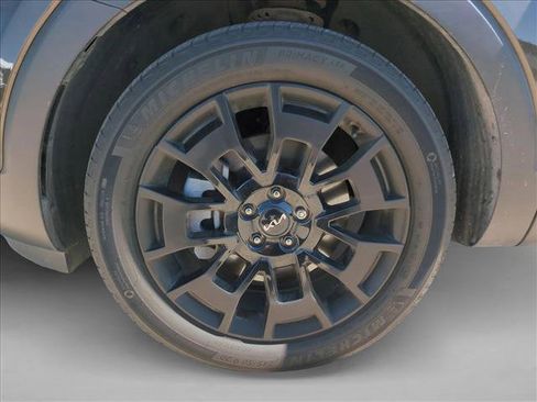 Used 2022 Kia Telluride SX w/ SX Prestige Package image 19