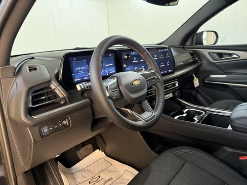 New 2026 Chevrolet Traverse LT image 13