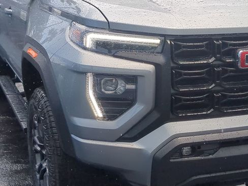 New 2025 GMC Canyon Elevation w/ Convenience Package image 17