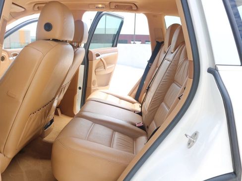 Used 2008 Porsche Cayenne AWD/4WD image 19