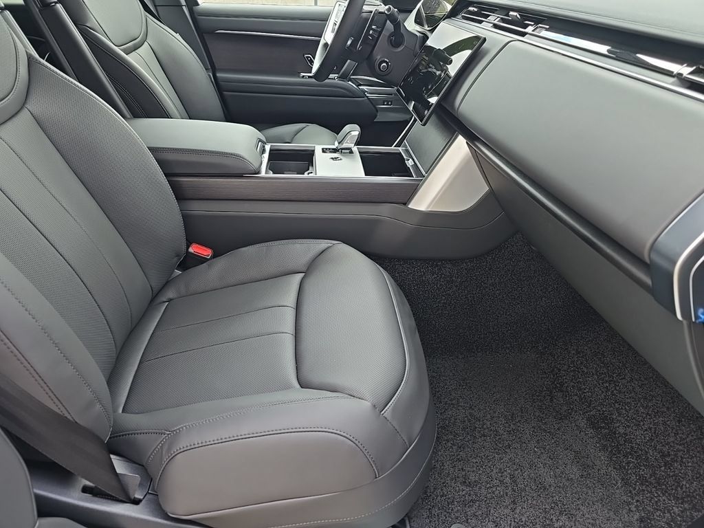 Certified 2026 Land Rover Range Rover SE AWD/4WD image 7