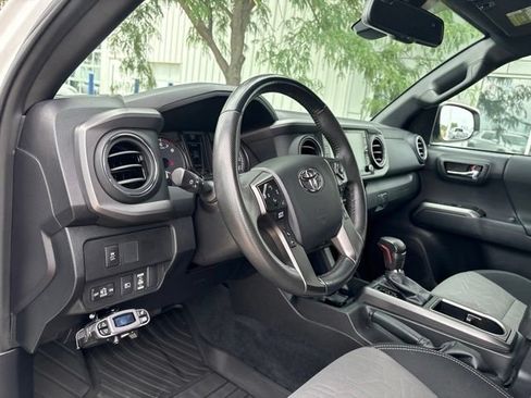 Used 2023 Toyota Tacoma TRD Off-Road w/ Black Out Package (TMS) AWD/4WD image 10