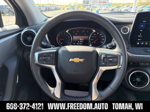 Used 2025 Chevrolet Blazer LT AWD/4WD image 14