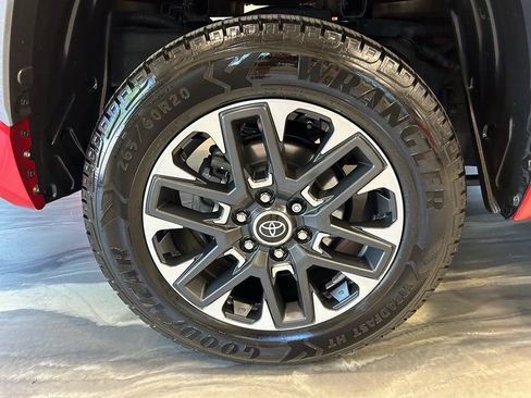 Used 2023 Toyota Tundra Limited AWD/4WD image 21