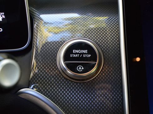 Used 2025 Mercedes-Benz GLC 43 AMG 4MATIC image 39