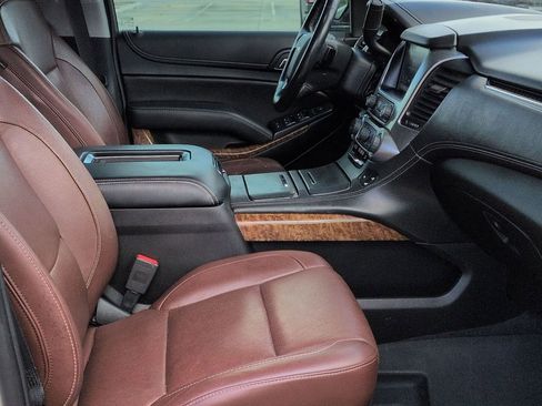 Used 2019 Chevrolet Suburban Premier w/ Premier Plus Edition image 26