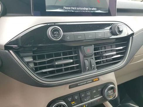 Used 2020 Ford Escape SEL image 22