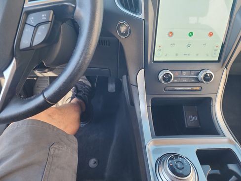 Used 2024 Ford Edge SEL w/ Convenience Package image 30