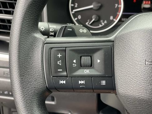 Used 2025 Nissan Rogue S FWD image 9