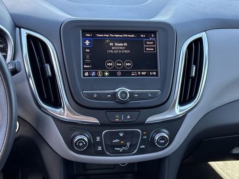 Used 2022 Chevrolet Equinox LT image 16