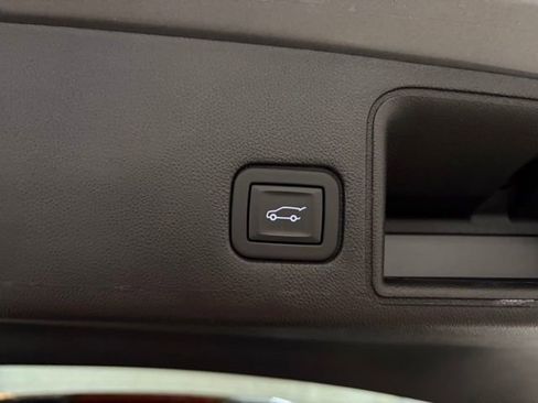 Used 2023 GMC Terrain Denali image 11