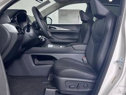 Certified 2025 INFINITI QX60 Luxe image 14