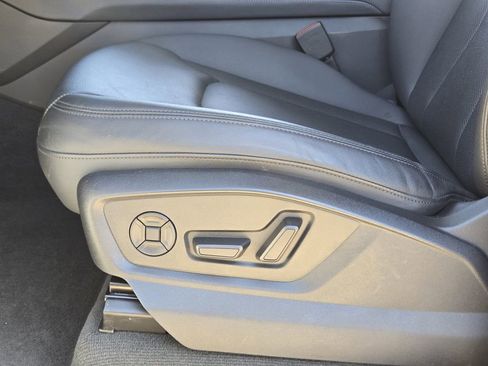 Used 2023 Audi Q7 3.0T Prestige image 32