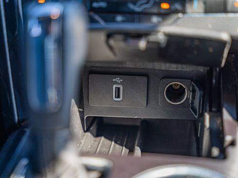 Certified 2017 Ford Explorer XLT w/ Equipment Group 202A image 30