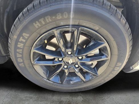 Used 2019 Dodge Journey SE w/ Blacktop Package FWD image 17