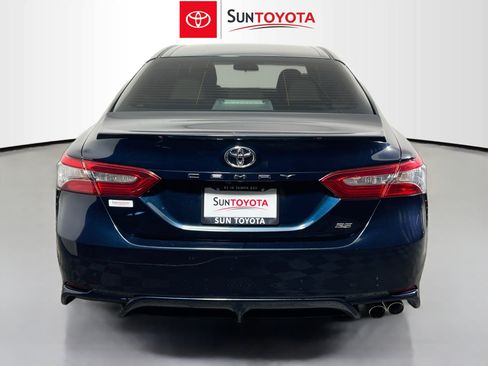Used 2018 Toyota Camry SE w/ Moonroof Package FWD image 5