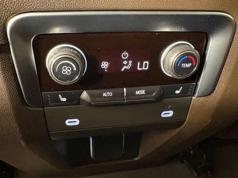Used 2021 Chevrolet Tahoe LT w/ Luxury Package RWD image 47