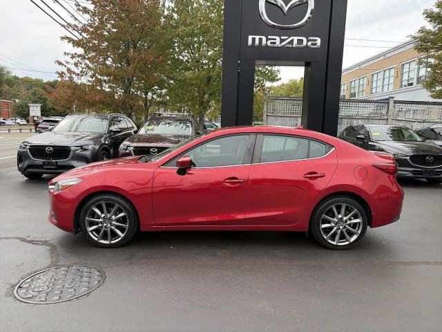 Used 2018 MAZDA MAZDA3 Touring FWD image 5