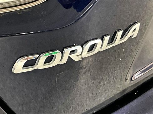 Used 2020 Toyota Corolla LE image 29