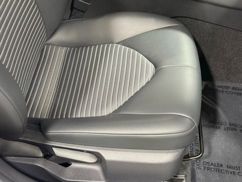 Used 2019 Toyota Camry SE w/ Carpet Mat Package image 50