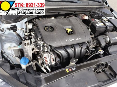 Used 2017 Hyundai Elantra SE image 21